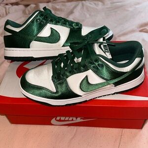 Nike Dunk Low Satin Green